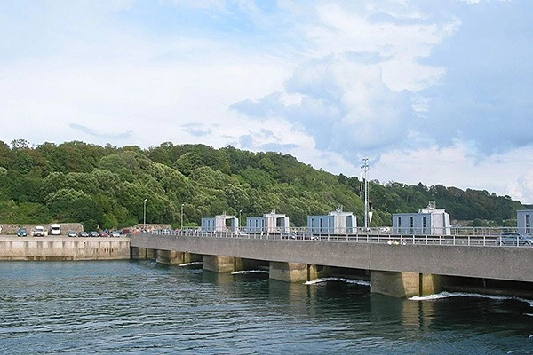 Figure 11 La Rance barrage
