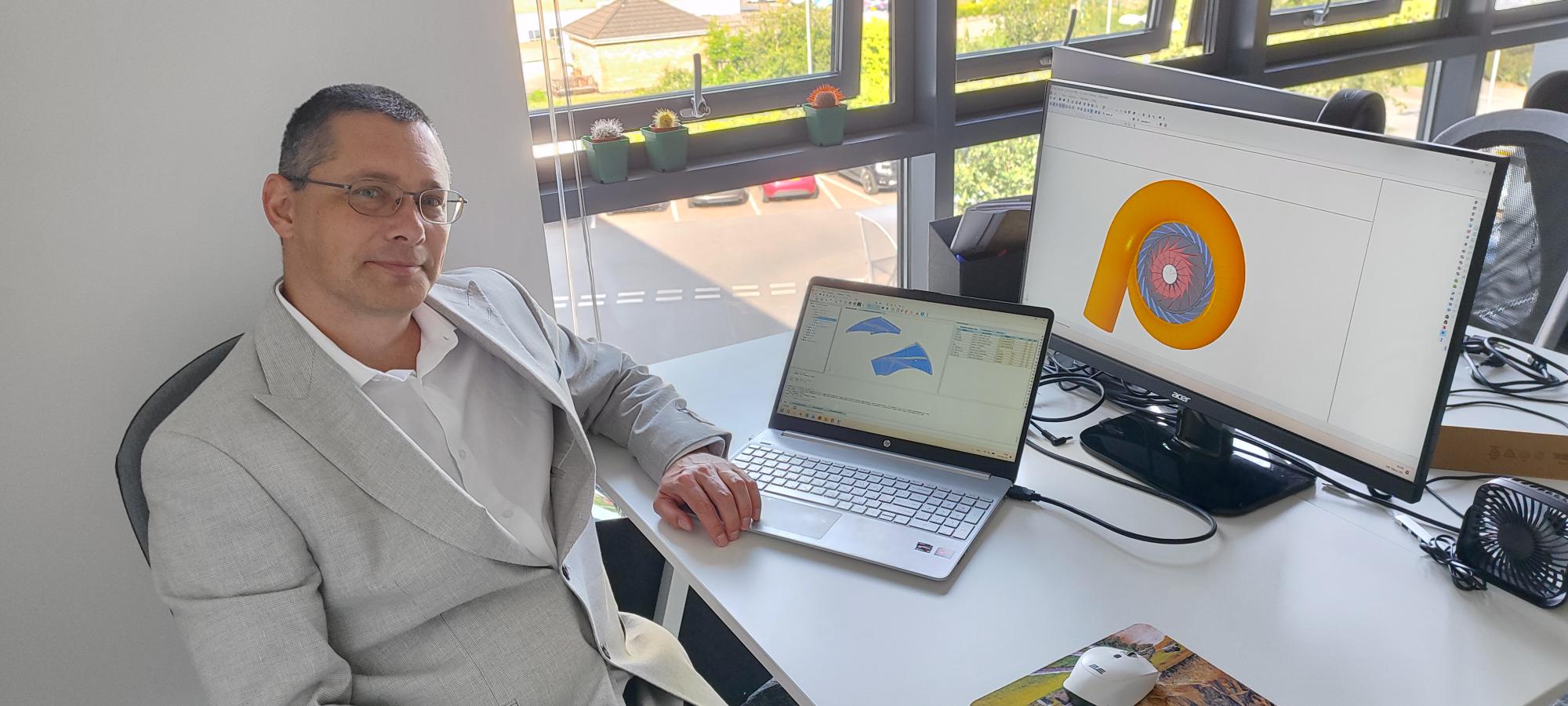 Image of Ievgen Rublevskyi’s using AxSTREAM and working in the SoftInWay UK office